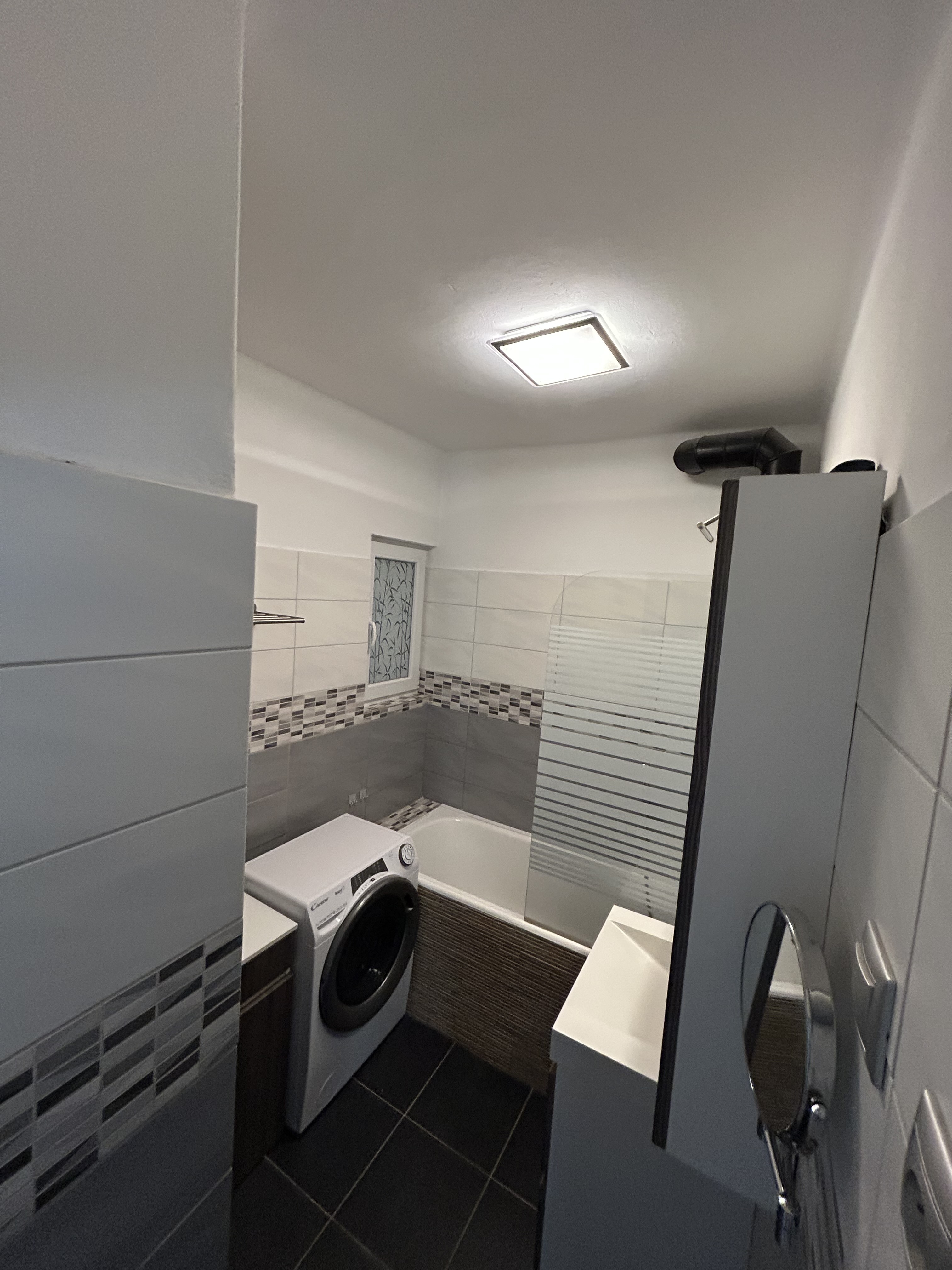 NA PREDAJ PRIESTRANNÝ 3-IZBOVÝ BYT V TRNAVE – 90 M², 2 LOGGIE, SÚKROMNÝ DVOR | IDEÁLNY AJ NA INVESTÍCIU