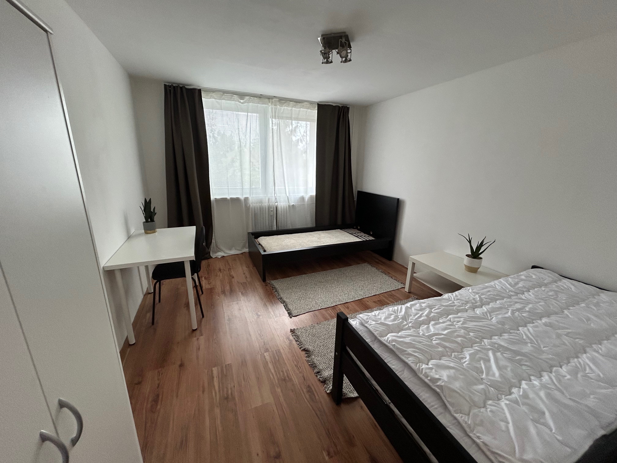 NA PREDAJ PRIESTRANNÝ 3-IZBOVÝ BYT V TRNAVE – 90 M², 2 LOGGIE, SÚKROMNÝ DVOR | IDEÁLNY AJ NA INVESTÍCIU