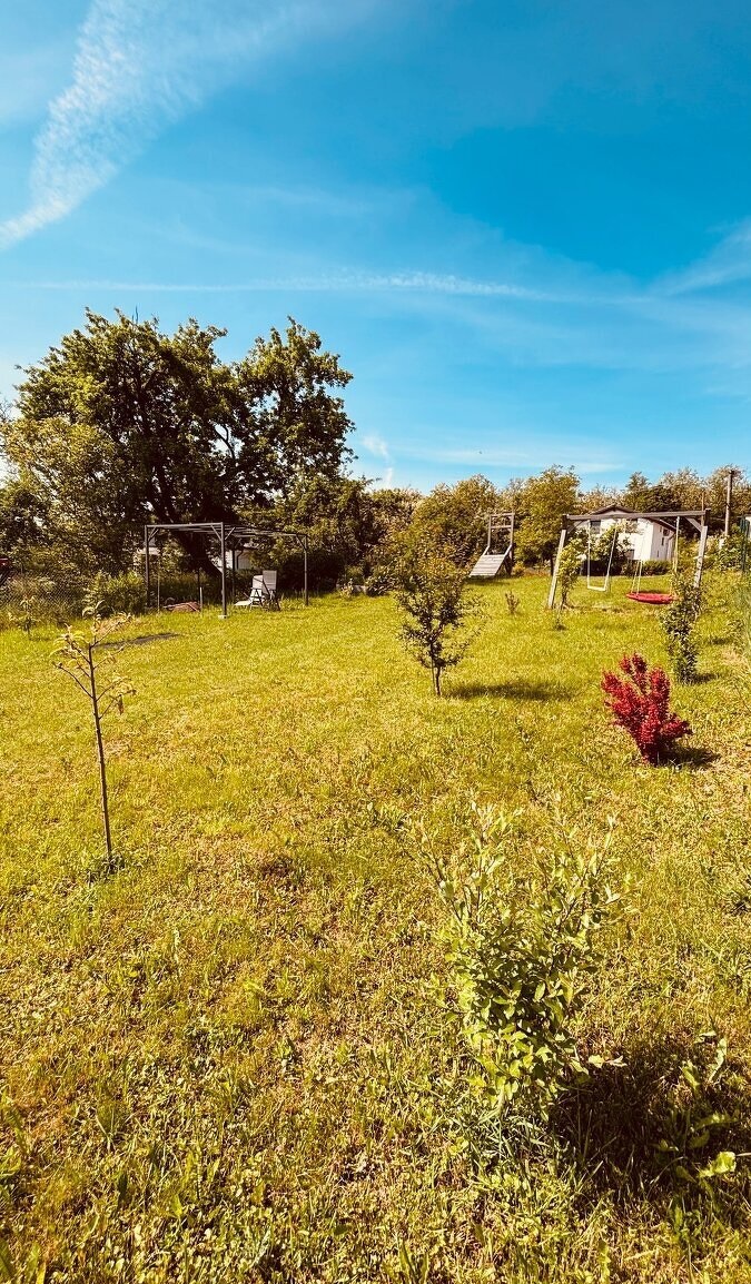 NA PREDAJ ATRAKTÍVNY POZEMOK V RÝCHLO SA ROZVÍJAJUCEJ OBCI LADICE S ROZLOHOU 863 M2, VHODNÝ AJ NA INVESTÍCIU ALEBO STAVBU RODINNÉHO DOMU